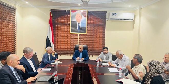 وزير المياه والبيئة يبحث مع وفد البنك الدولي مشاريع تعزيز قدرات قطاع المياه في اليمن