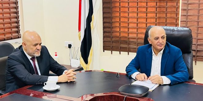 وزير المياه والبيئة يناقش مع محافظ تعز أوضاع قطاع المياه وآليات استئناف ضخ المياه من الحقول الحيوية بالمحافظة